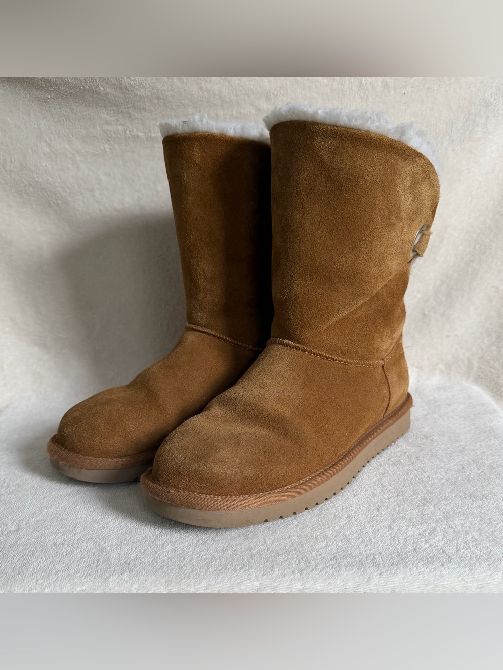 KOOLABURRA BY UGG WOMENS s8 REMLEY SHORT FUR BOOT - CHESTNUT